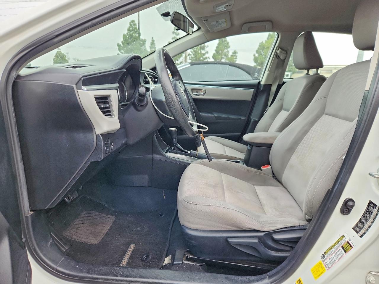 2015 TOYOTA COROLLA L photo 11