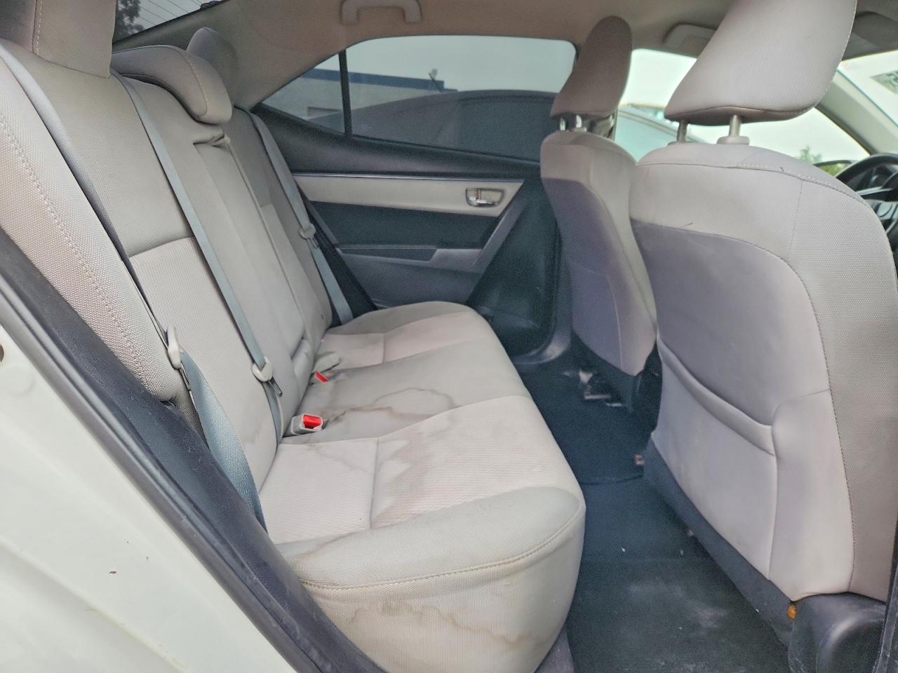 2015 TOYOTA COROLLA L photo 17
