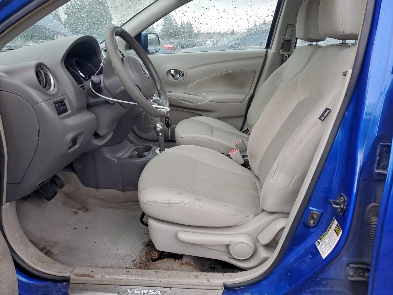 2014 NISSAN VERSA S photo 7