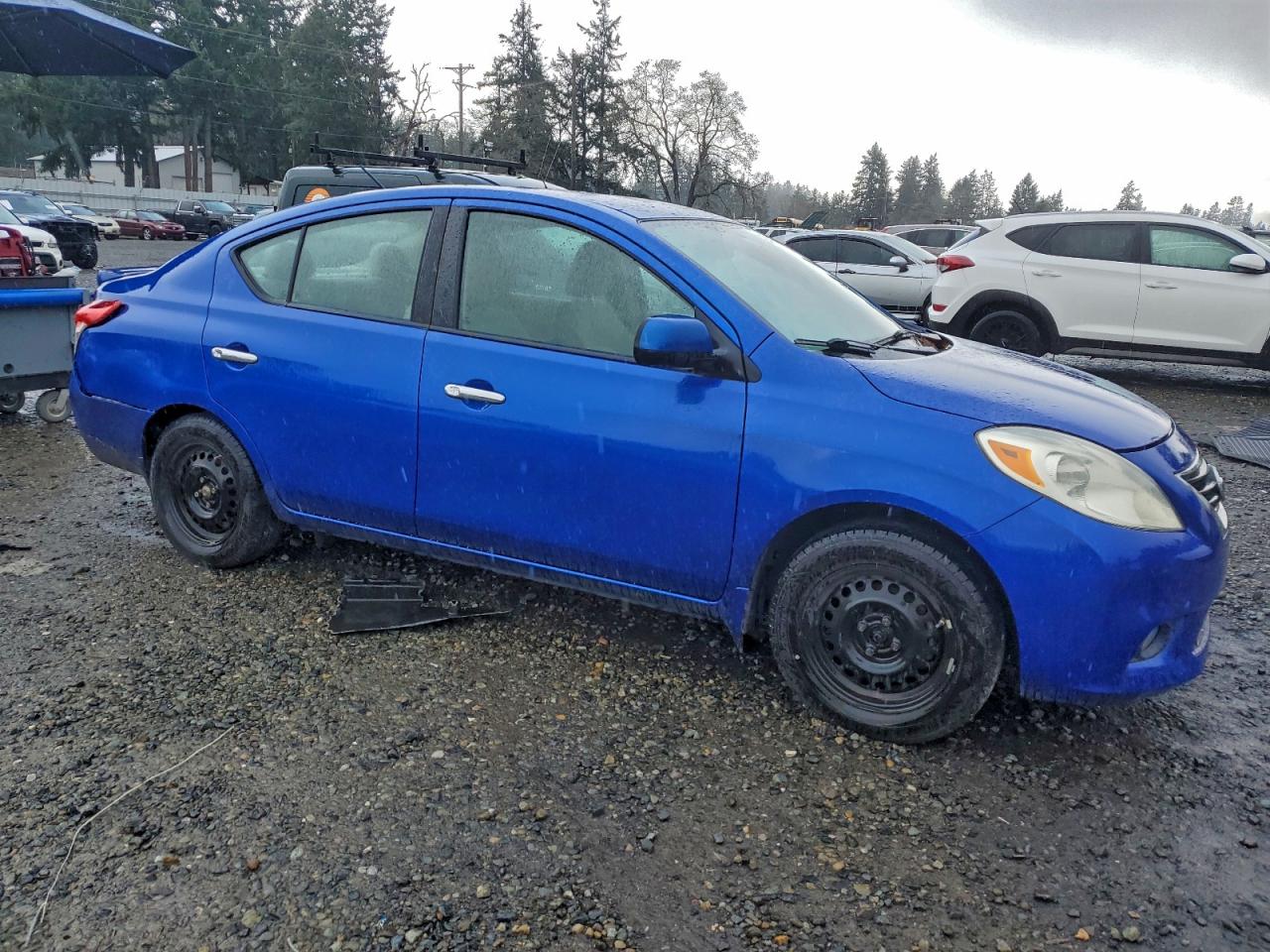 2014 NISSAN VERSA S photo 4