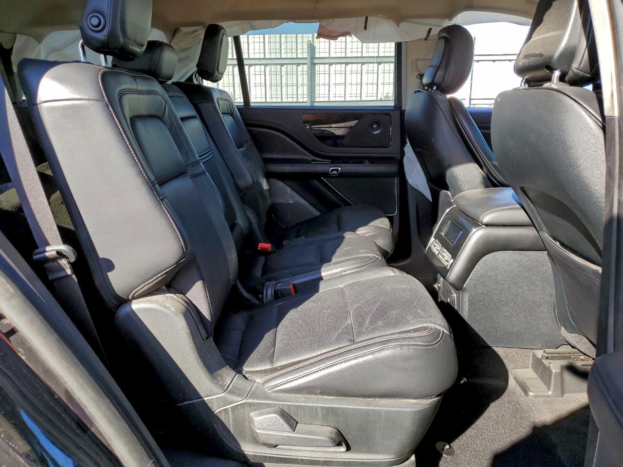 2020 LINCOLN AVIATOR RESERVE photo 11