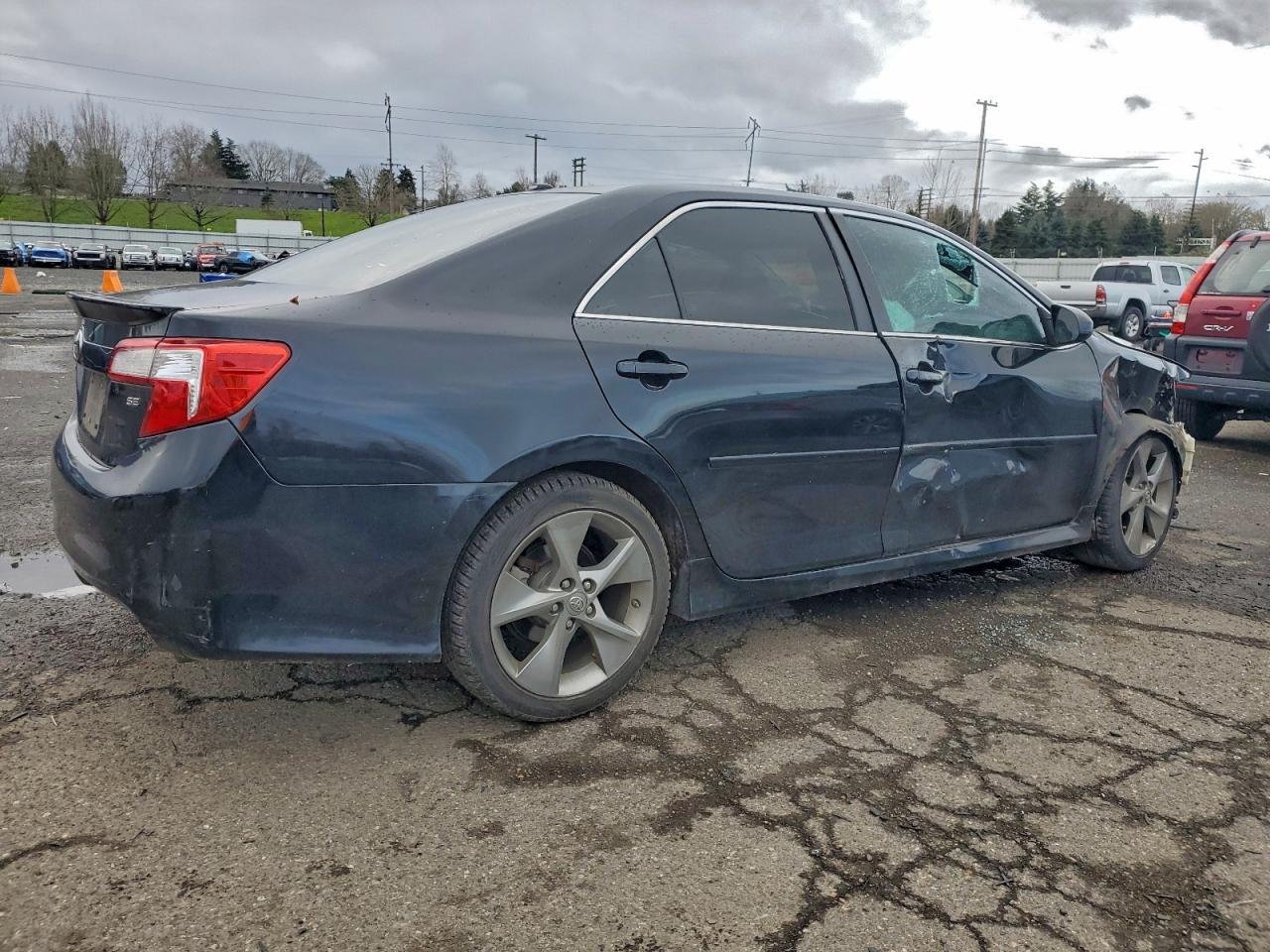 2012 TOYOTA CAMRY BASE photo 3