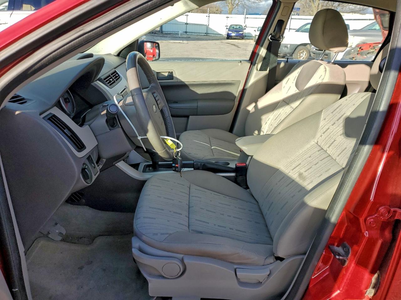 2009 FORD FOCUS SE photo 7