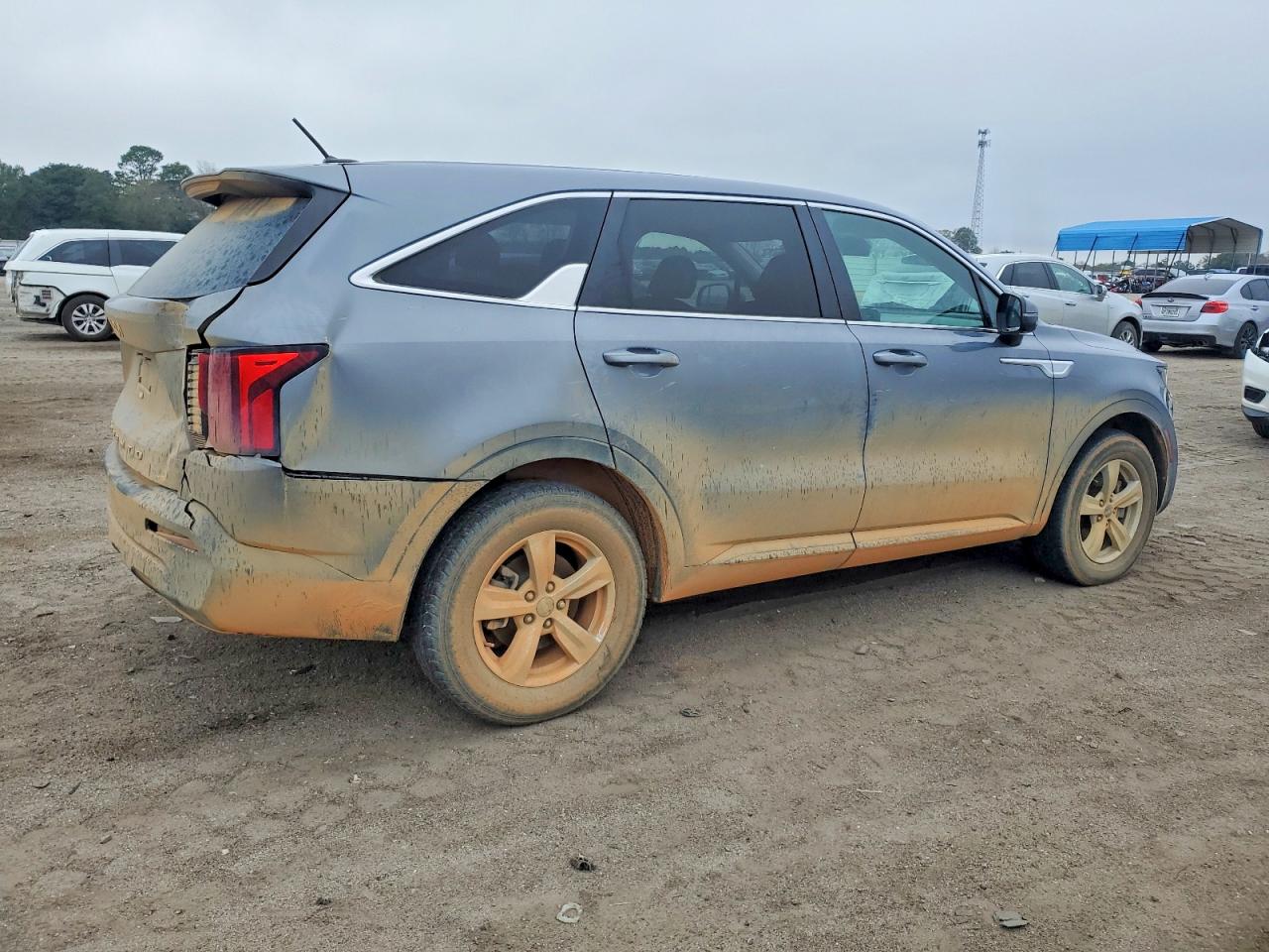 2022 KIA SORENTO LX photo 3