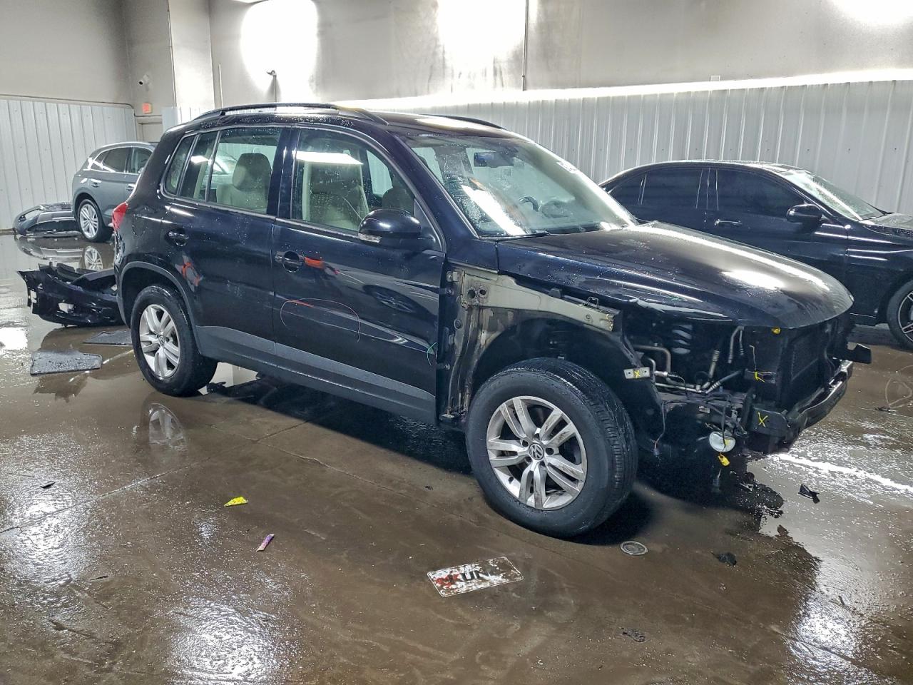 2017 VOLKSWAGEN TIGUAN S photo 4