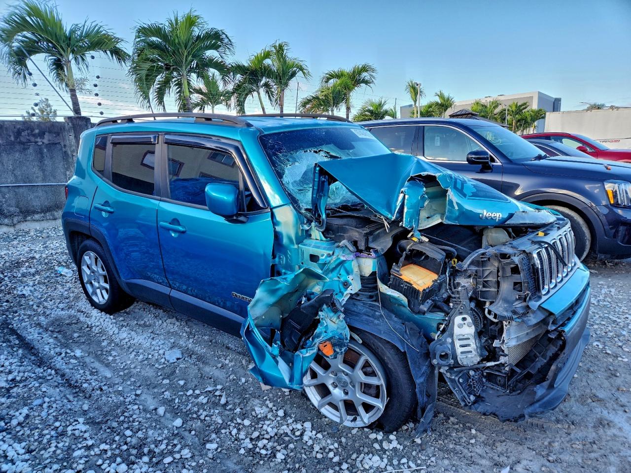 2019 JEEP RENEGADE LATITUDE photo 4