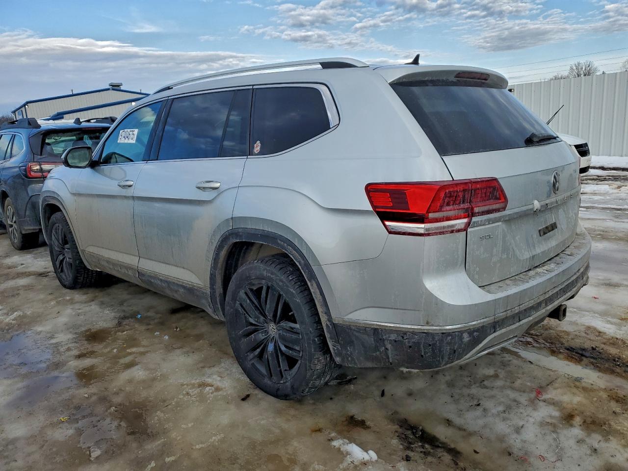 2018 VOLKSWAGEN ATLAS SEL PREMIUM photo 2