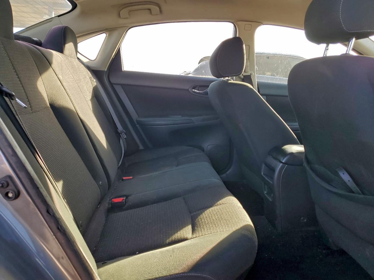 2018 NISSAN SENTRA S photo 10