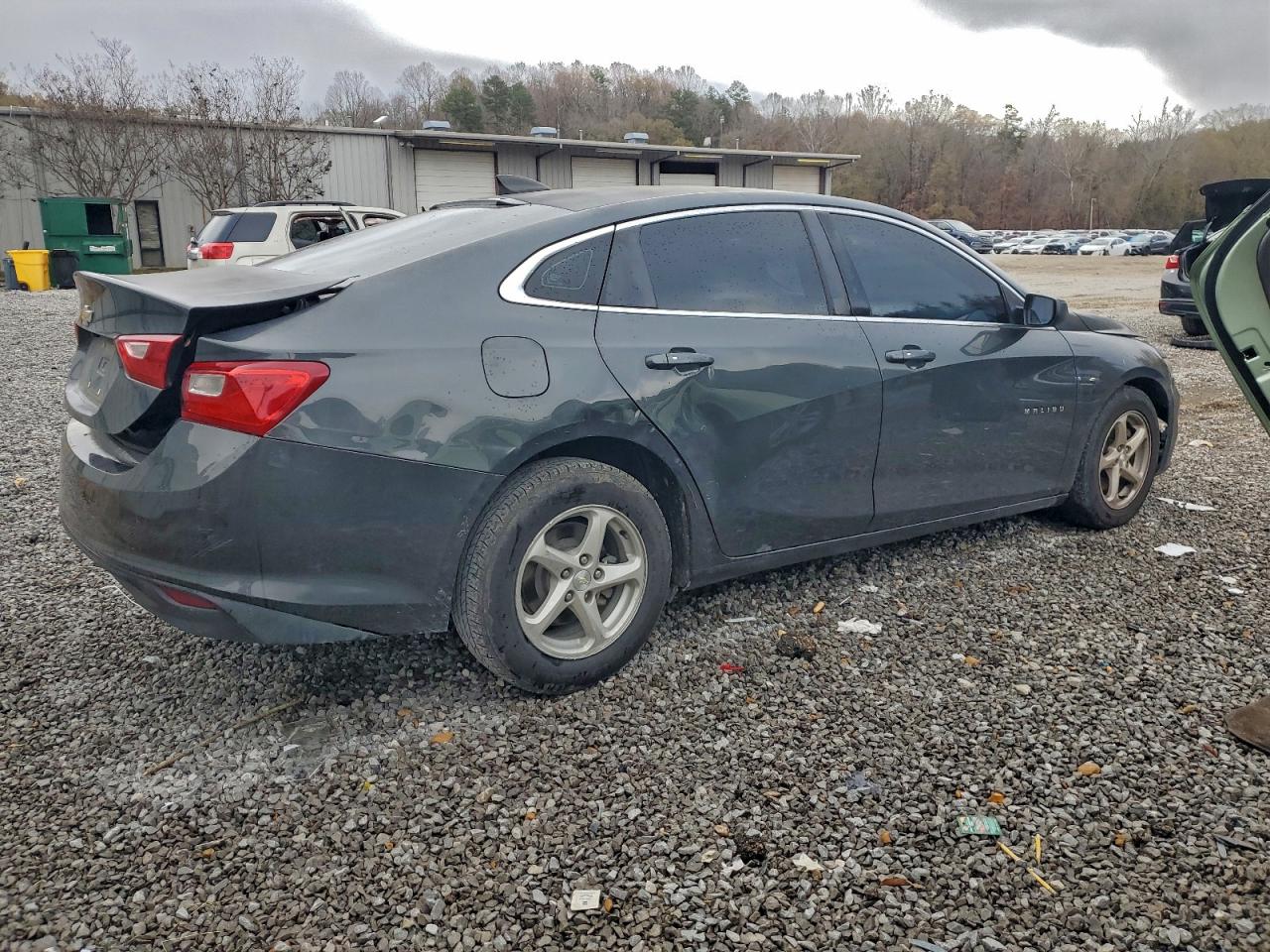 2017 CHEVROLET MALIBU LS photo 3