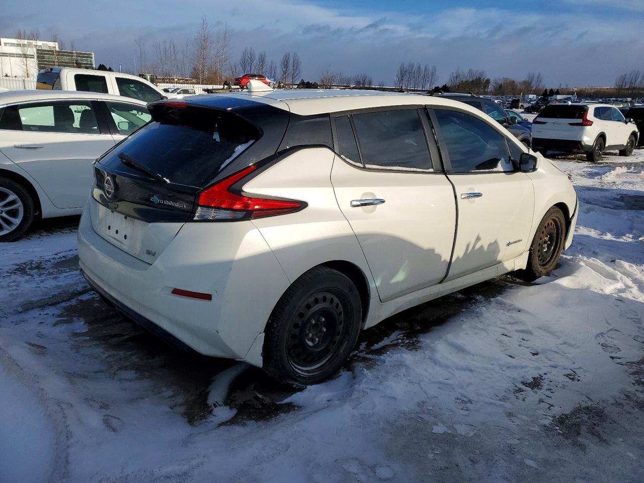 2018 NISSAN LEAF S photo 3