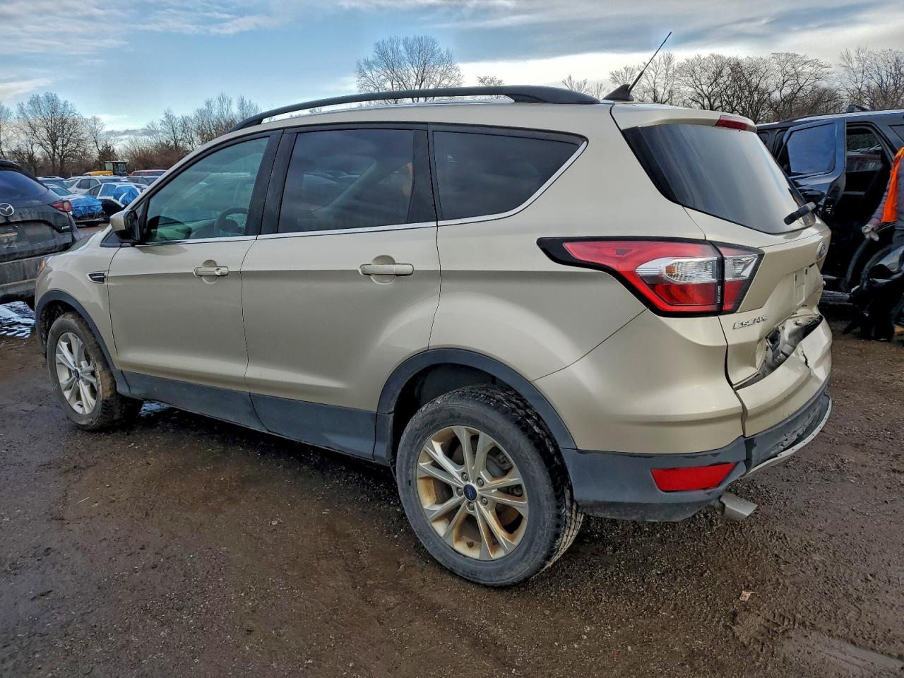 2018 FORD ESCAPE SE photo 2