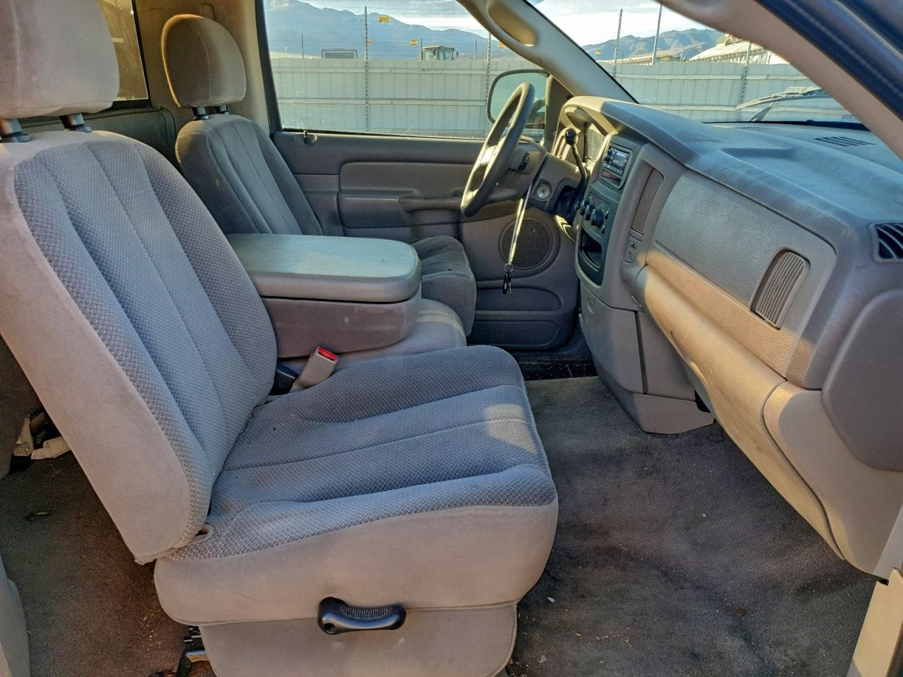 2004 DODGE RAM 1500 ST photo 10