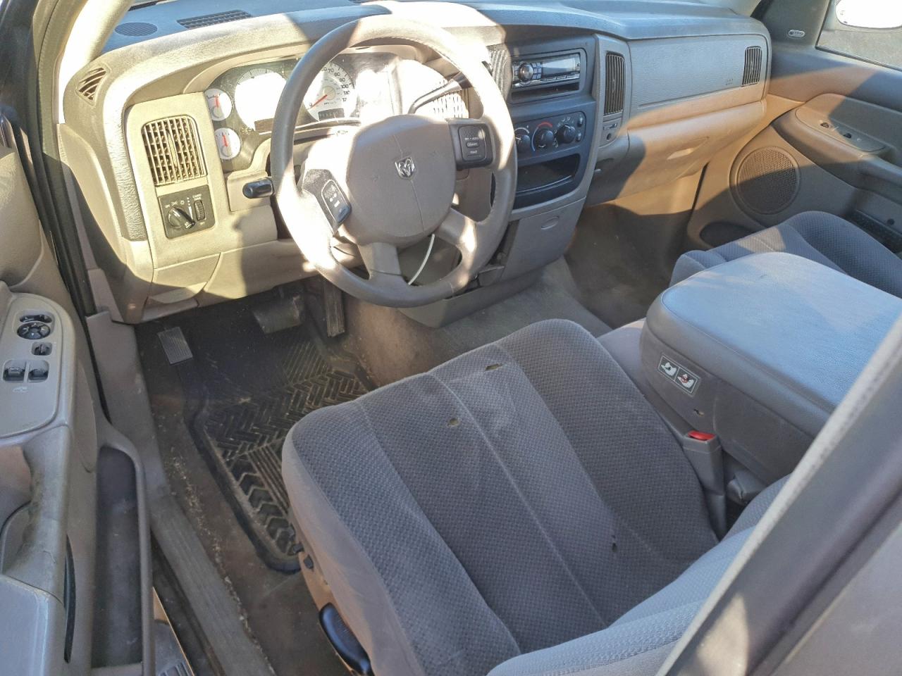 2004 DODGE RAM 1500 ST photo 8