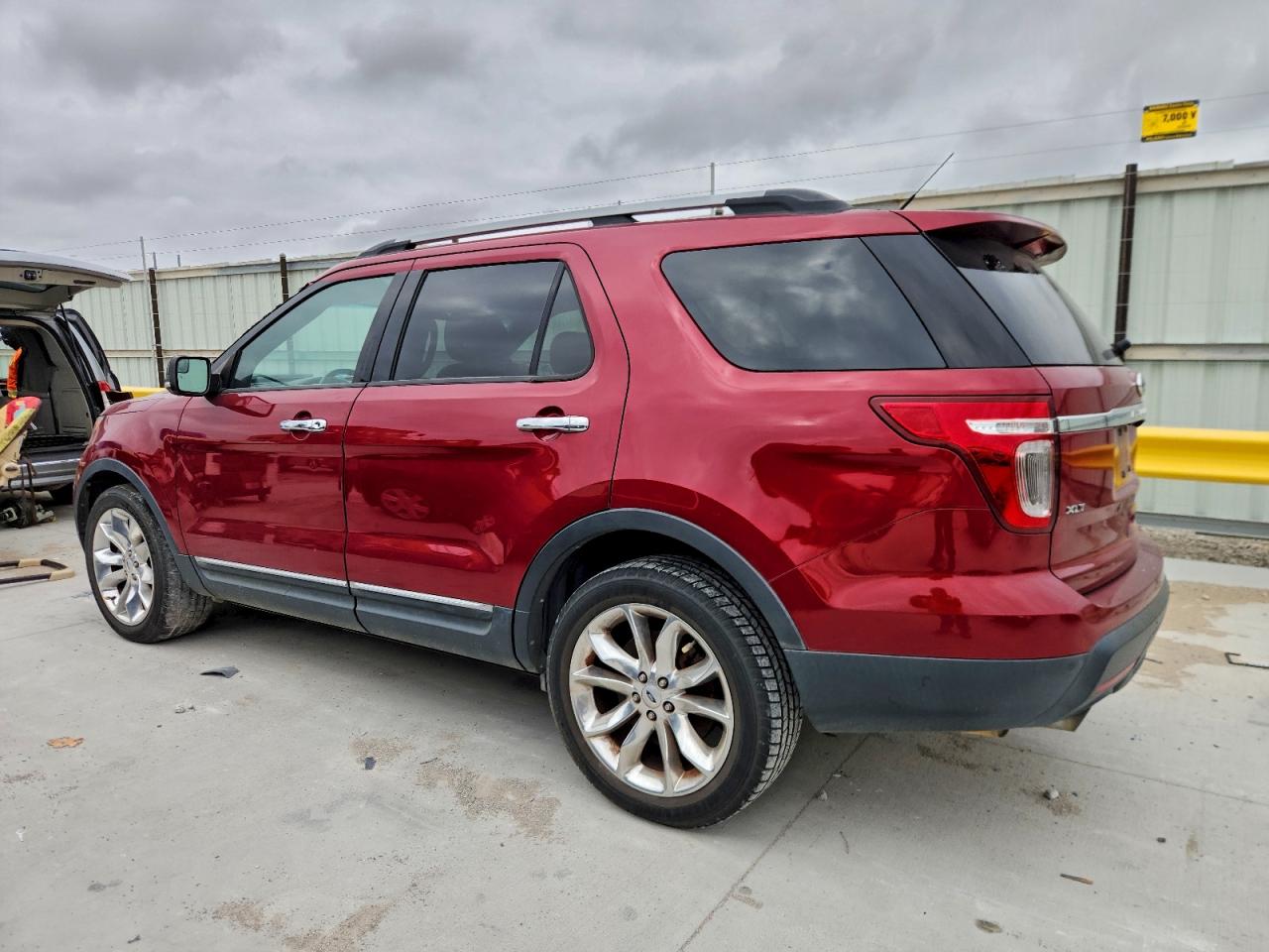 2014 FORD EXPLORER XLT photo 2