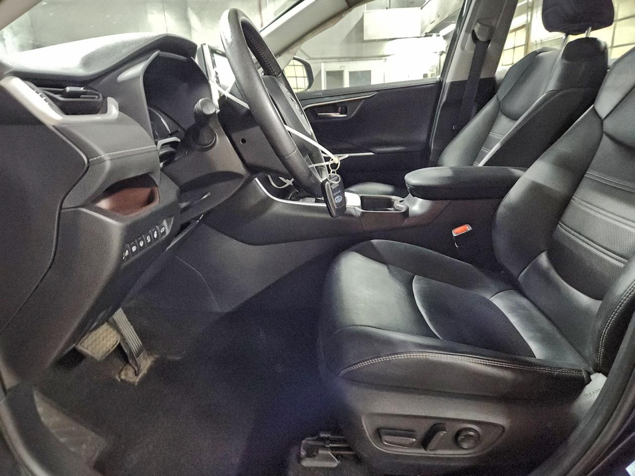 2021 TOYOTA RAV4 LIMITED photo 7