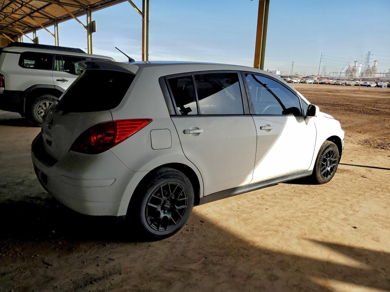 2011 NISSAN VERSA S photo 3