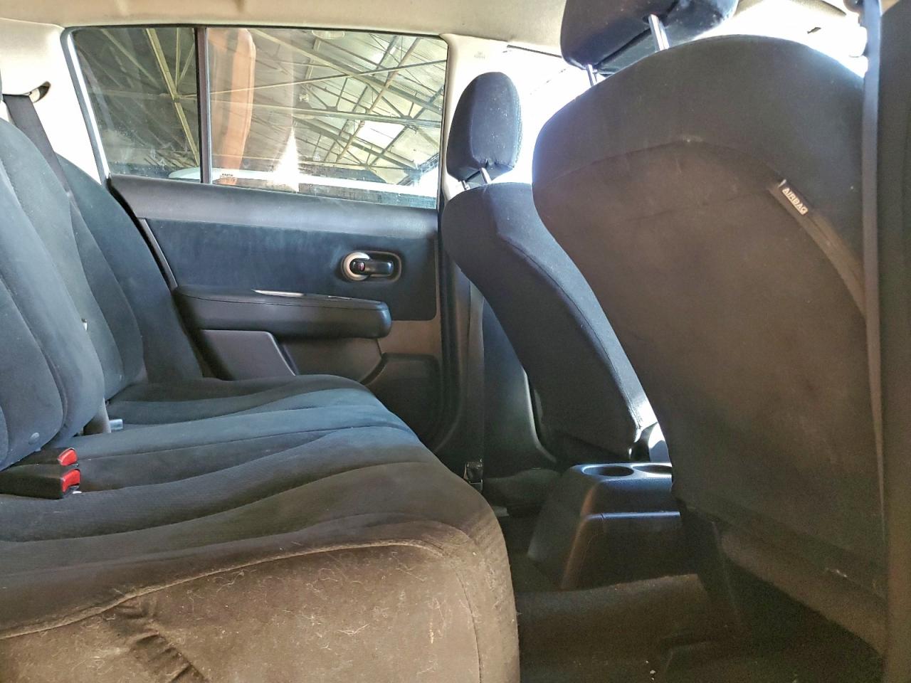 2011 NISSAN VERSA S photo 10