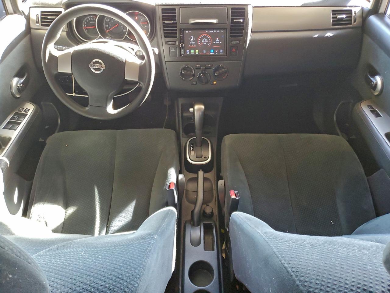 2011 NISSAN VERSA S photo 8