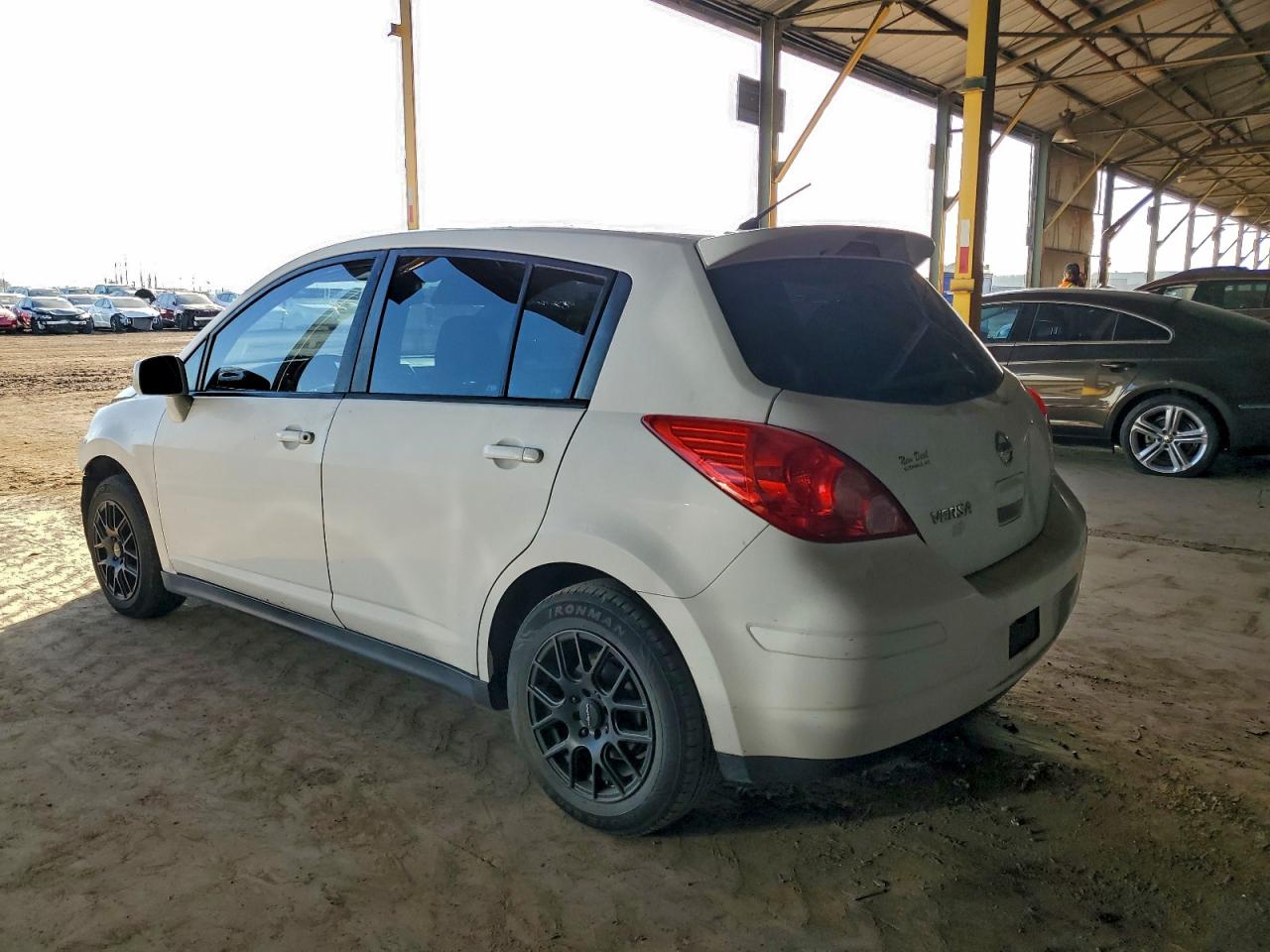 2011 NISSAN VERSA S photo 2