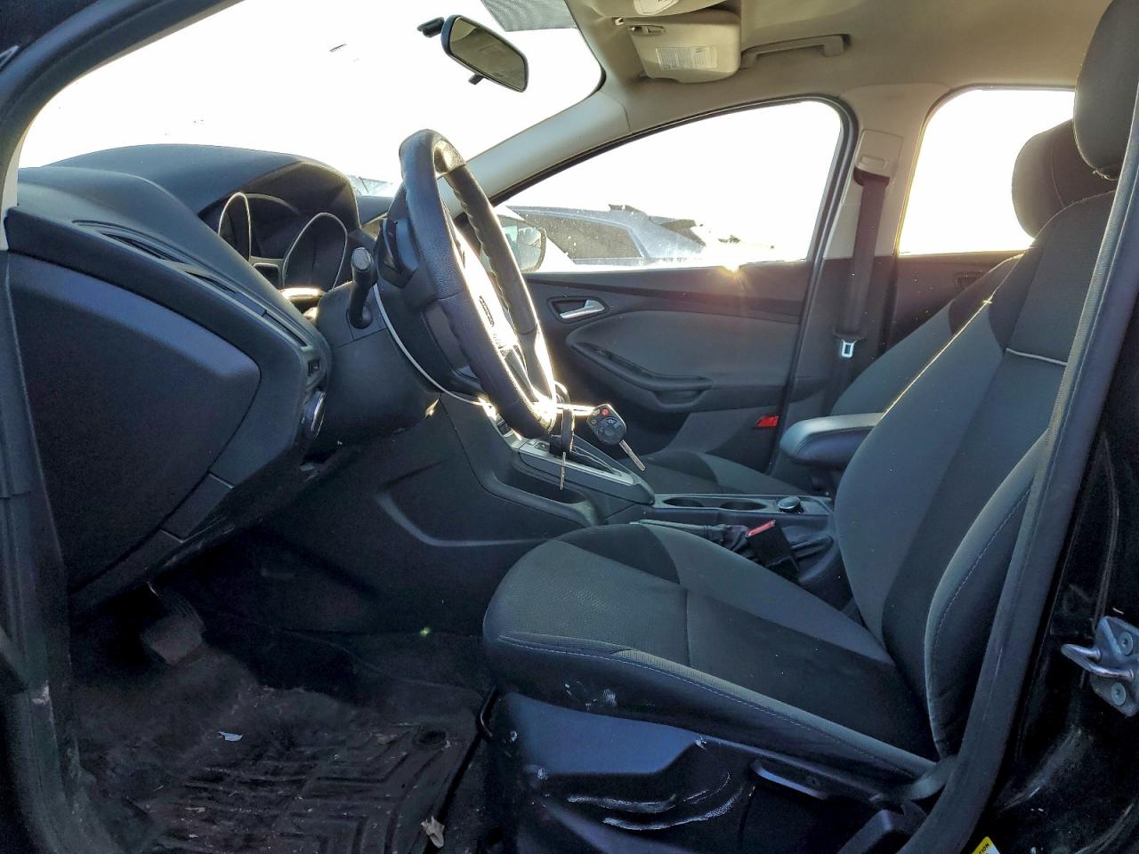 2014 FORD FOCUS SE photo 7