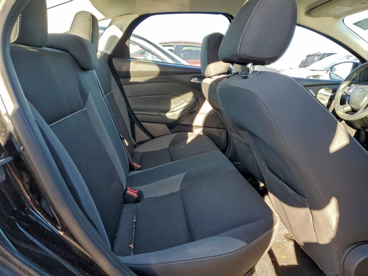 2014 FORD FOCUS SE photo 10