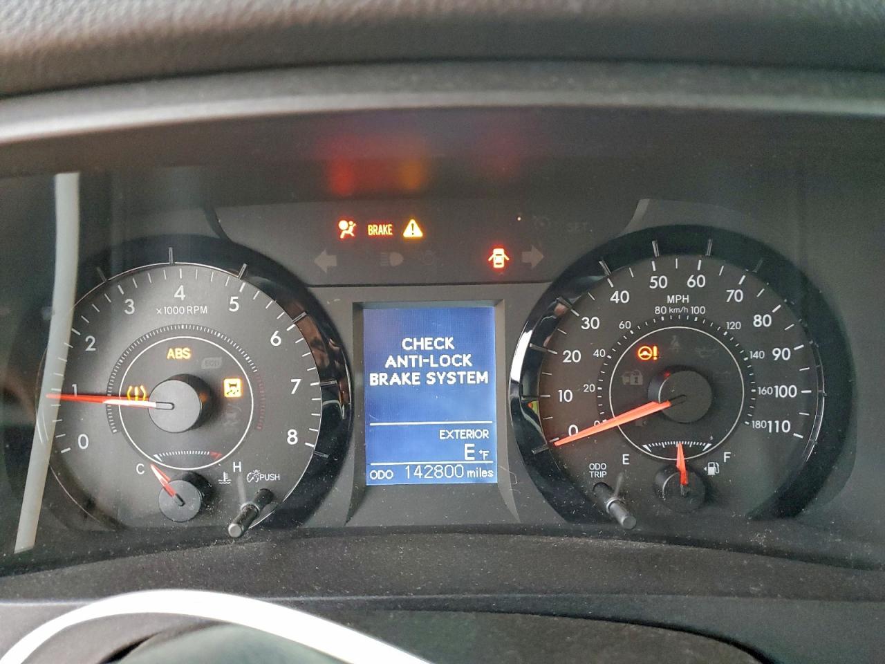 2016 TOYOTA SIENNA LE photo 33