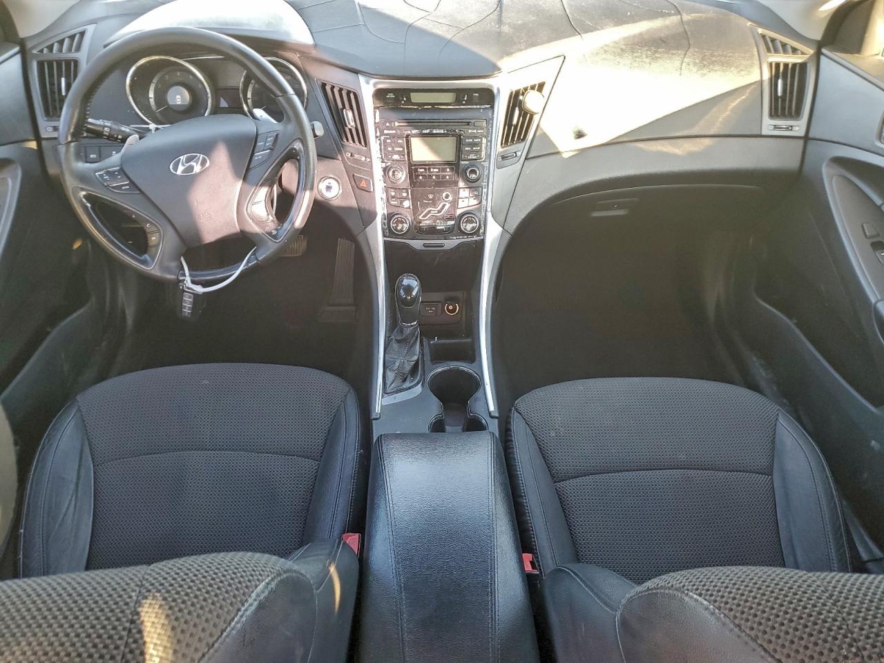2011 HYUNDAI SONATA SE photo 8
