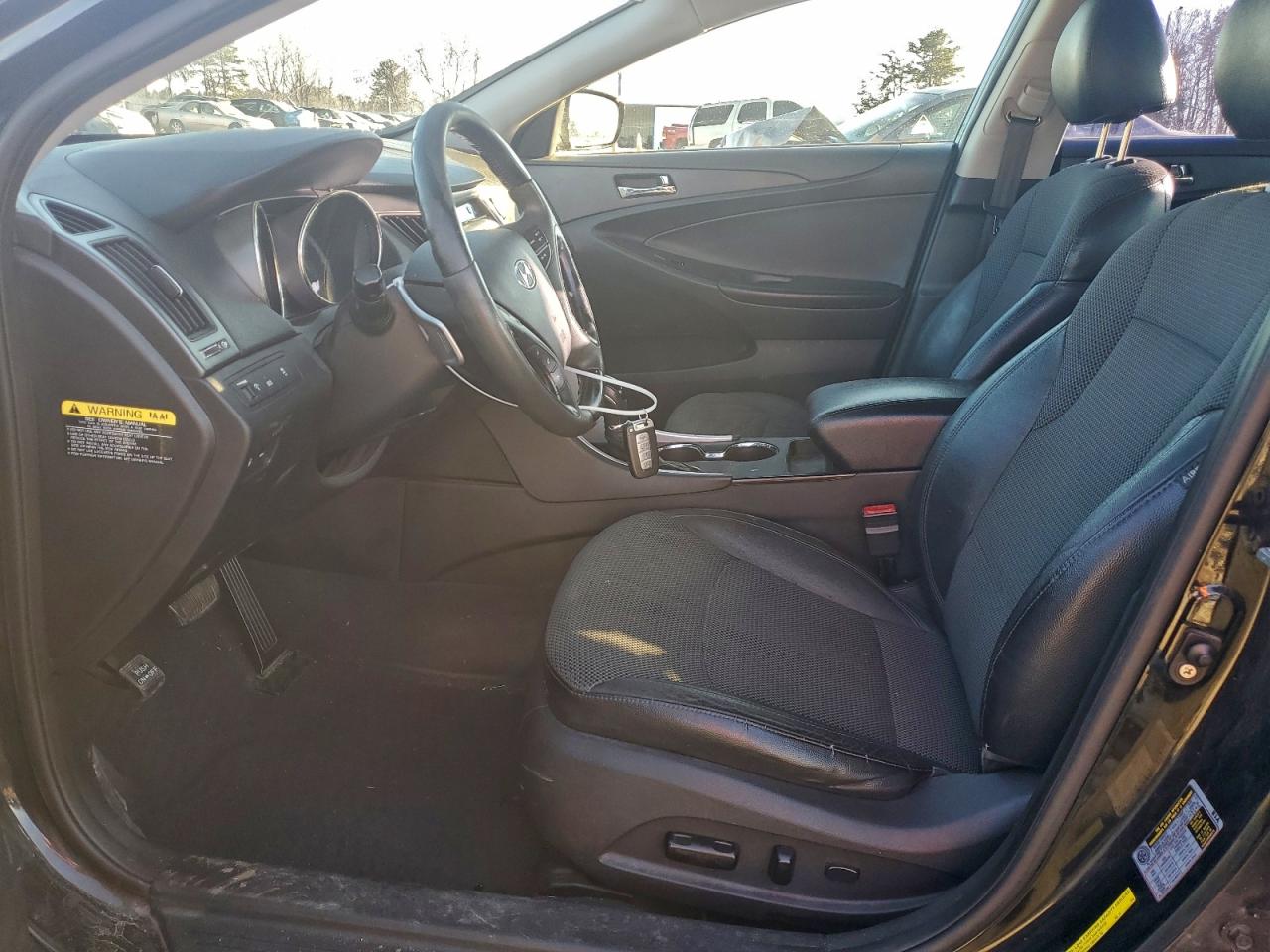 2011 HYUNDAI SONATA SE photo 7