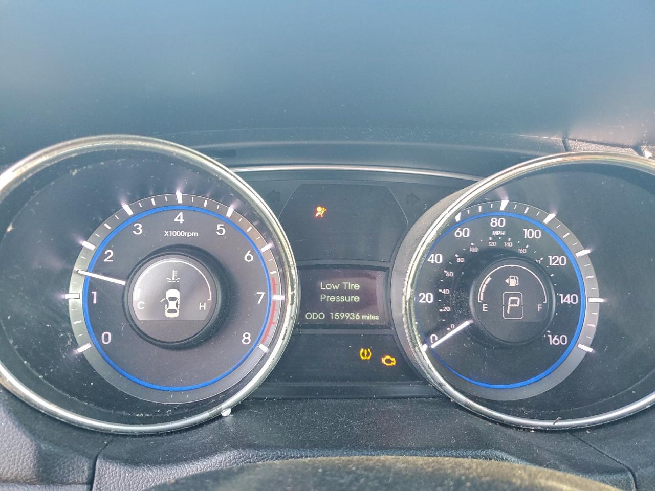 2011 HYUNDAI SONATA SE photo 9