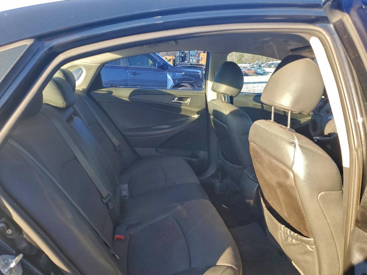 2011 HYUNDAI SONATA SE photo 10