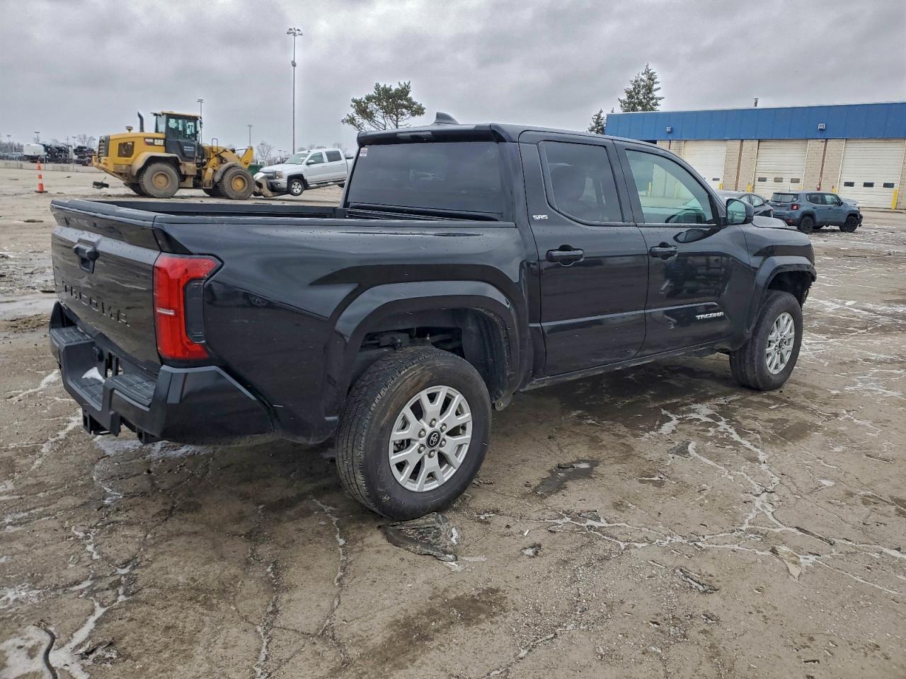 2025 TOYOTA TACOMA DOUBLE CAB photo 3