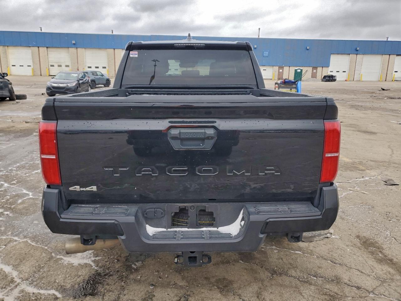 2025 TOYOTA TACOMA DOUBLE CAB photo 6