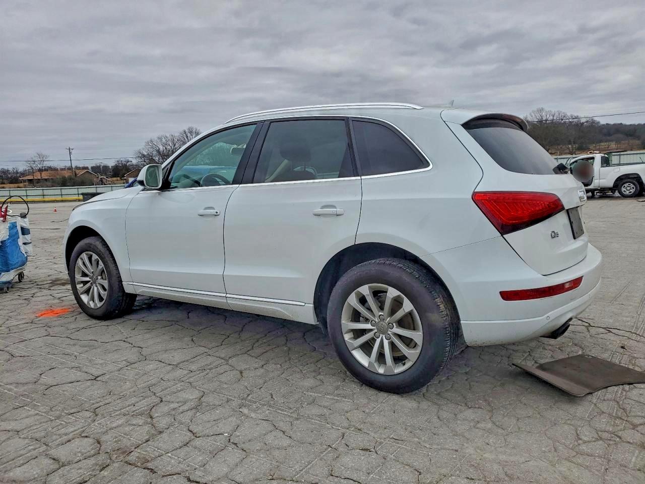 2013 AUDI Q5 PREMIUM PLUS photo 2