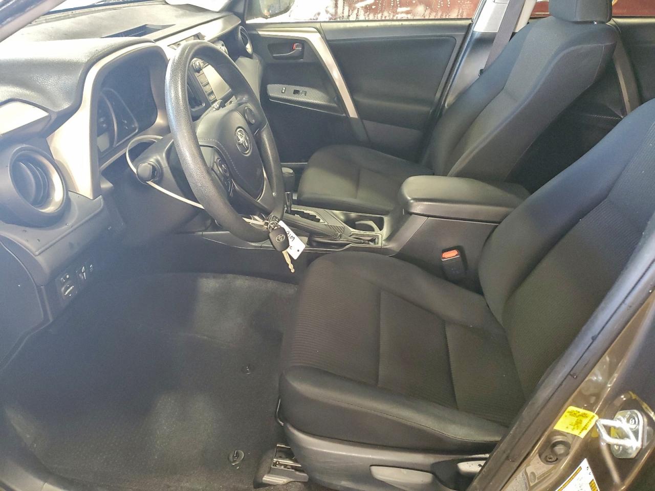 2015 TOYOTA RAV4 LE photo 7
