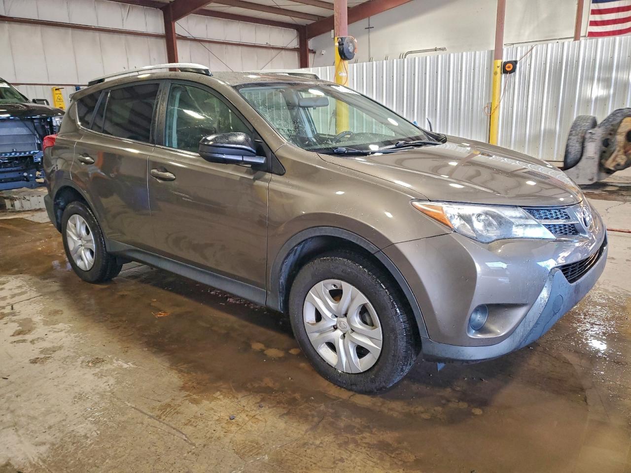 2015 TOYOTA RAV4 LE photo 4