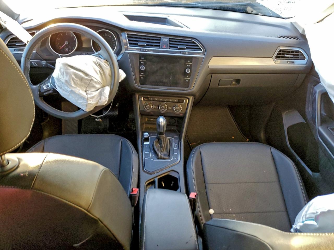 2021 VOLKSWAGEN TIGUAN SE photo 8