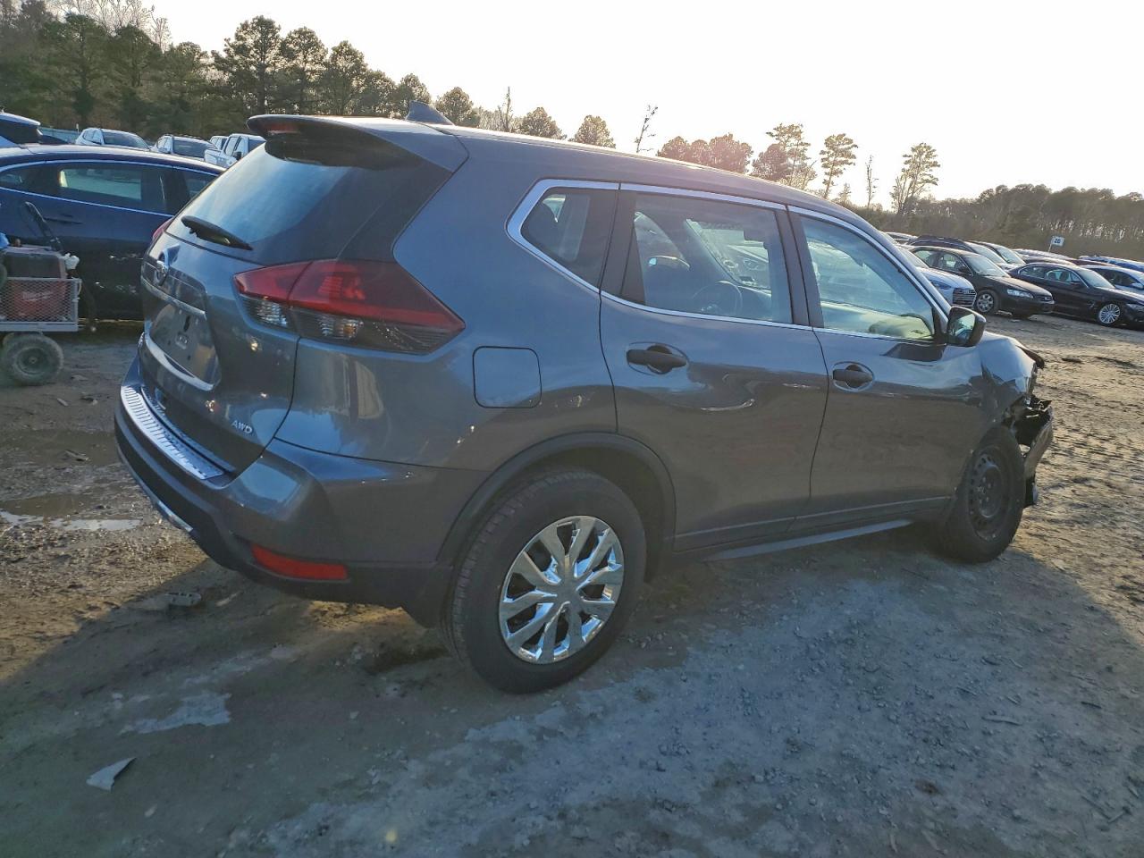 2018 NISSAN ROGUE S photo 5