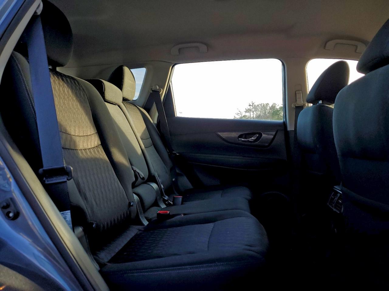 2018 NISSAN ROGUE S photo 21