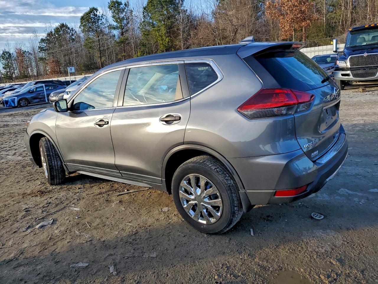 2018 NISSAN ROGUE S photo 3