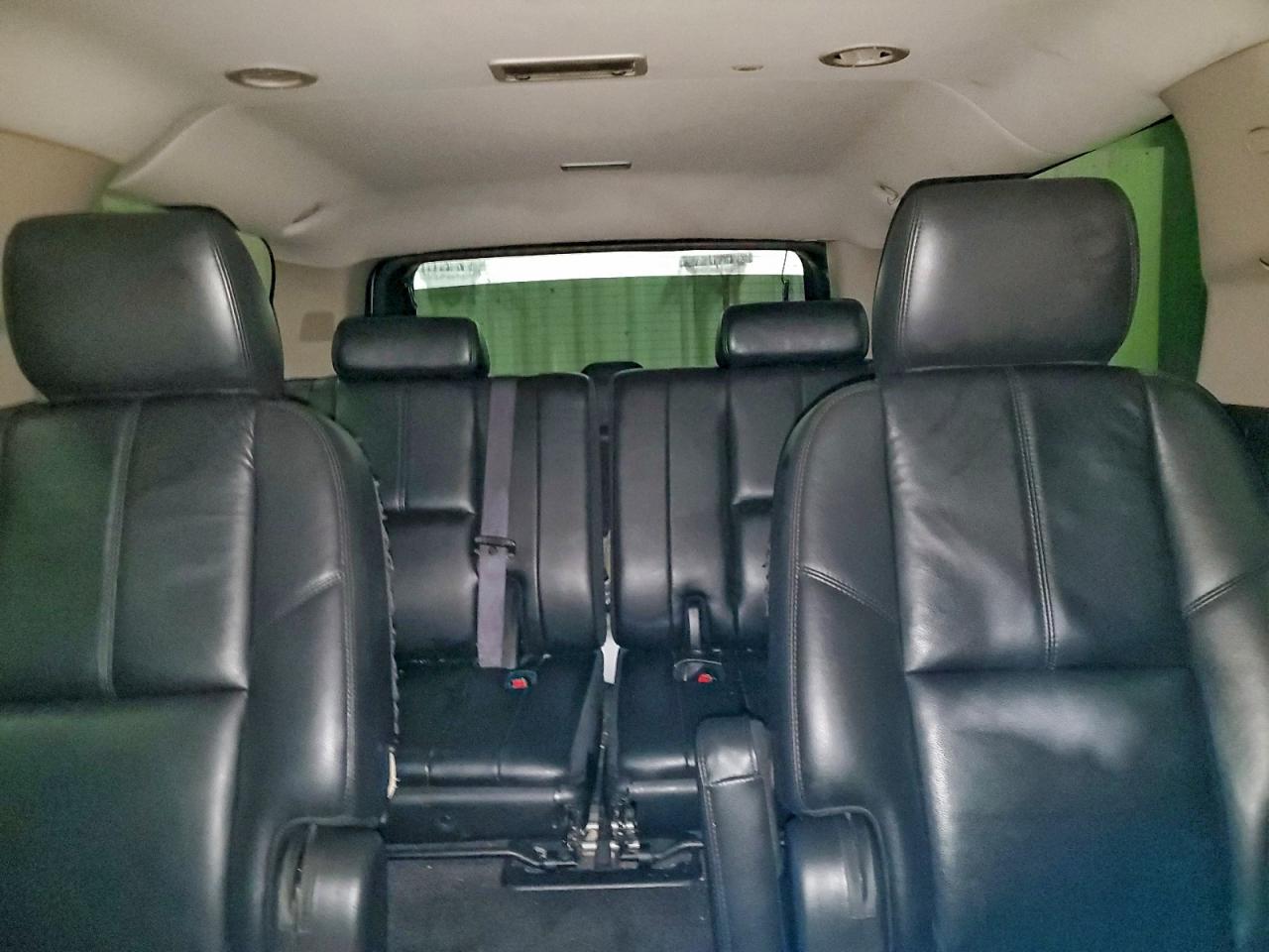 2011 CHEVROLET SUBURBAN K1500 LT photo 10