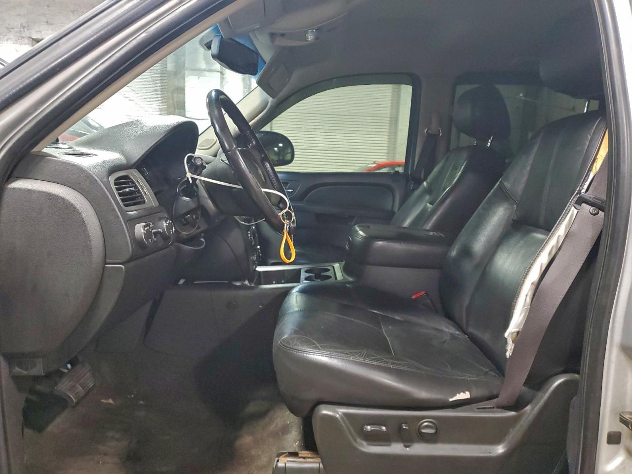 2011 CHEVROLET SUBURBAN K1500 LT photo 7