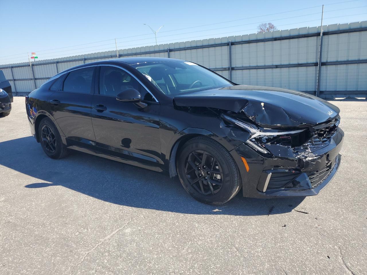 2025 KIA K5 photo 4