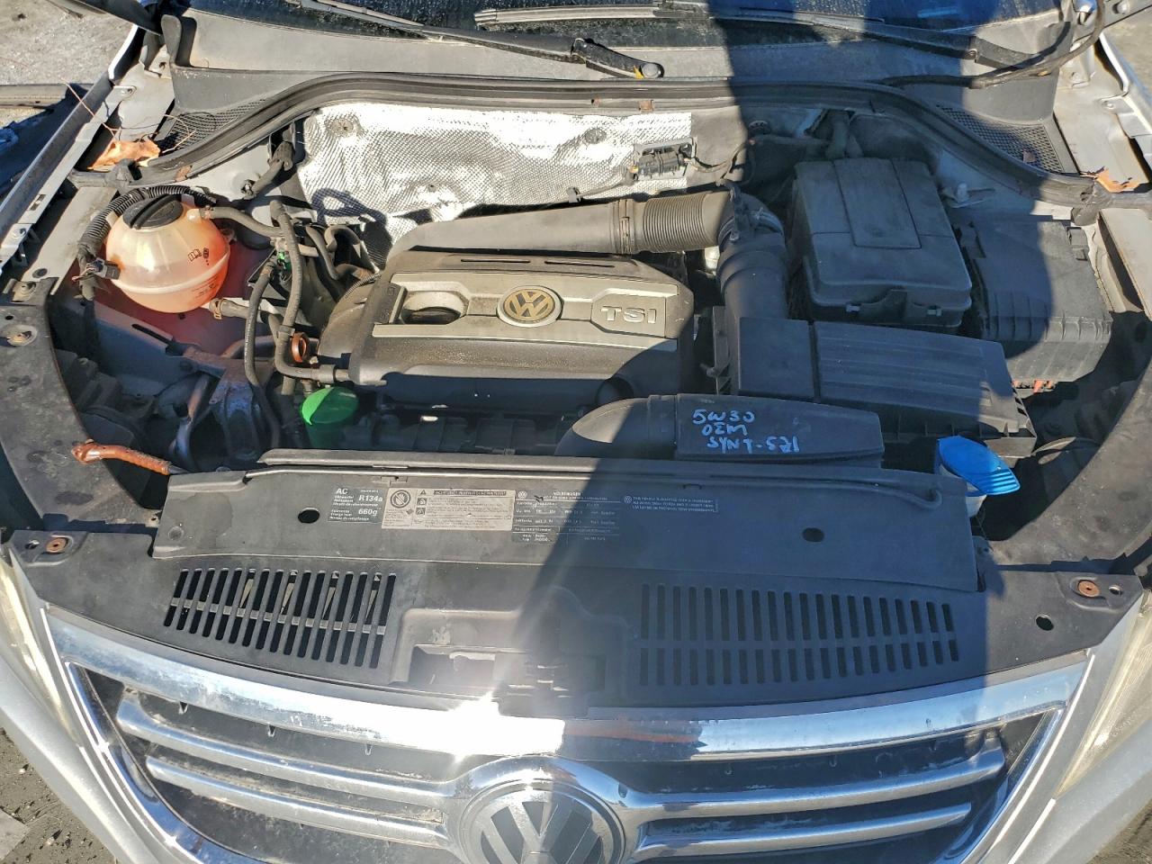 2011 VOLKSWAGEN TIGUAN S photo 11