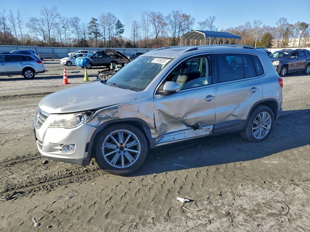 2011 VOLKSWAGEN TIGUAN