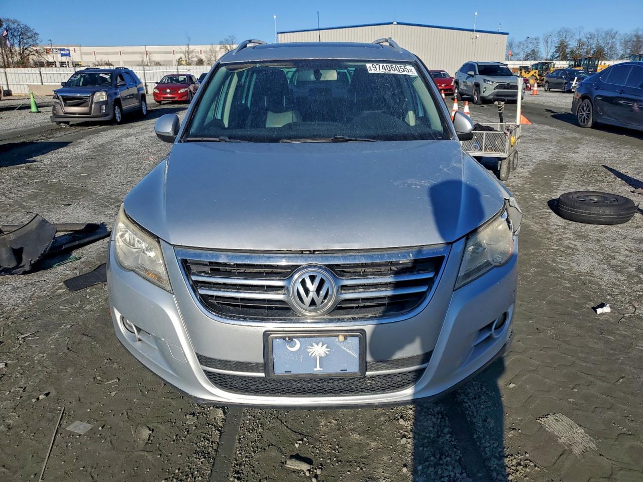 2011 VOLKSWAGEN TIGUAN S photo 5