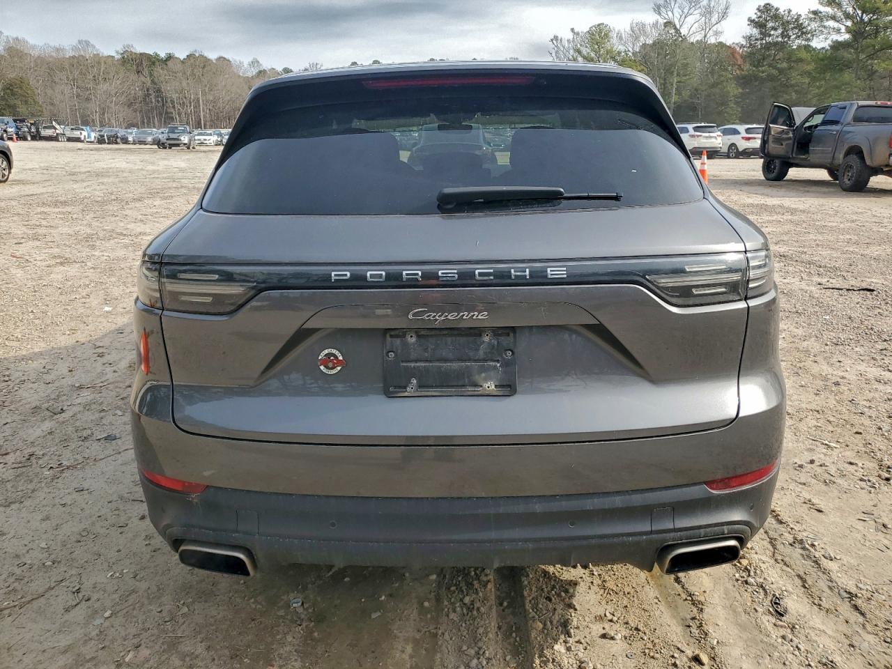 2019 PORSCHE CAYENNE photo 6