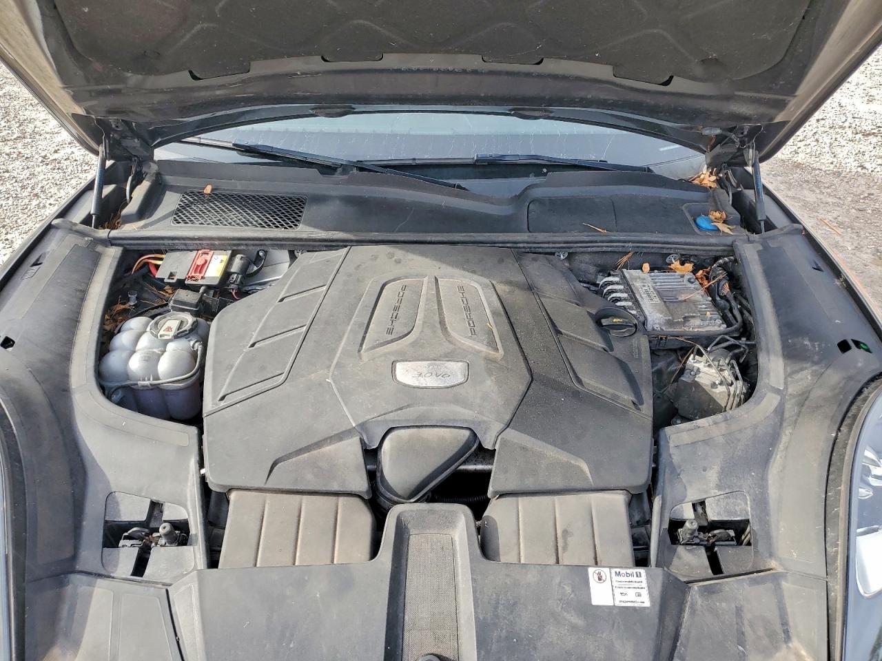 2019 PORSCHE CAYENNE photo 11