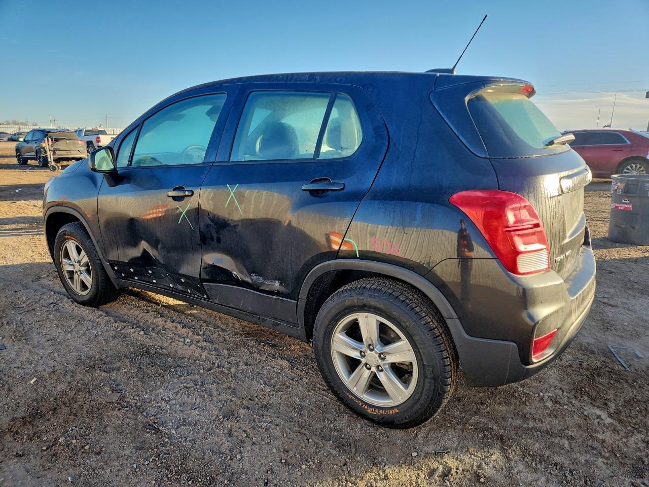 2019 CHEVROLET TRAX LS photo 2