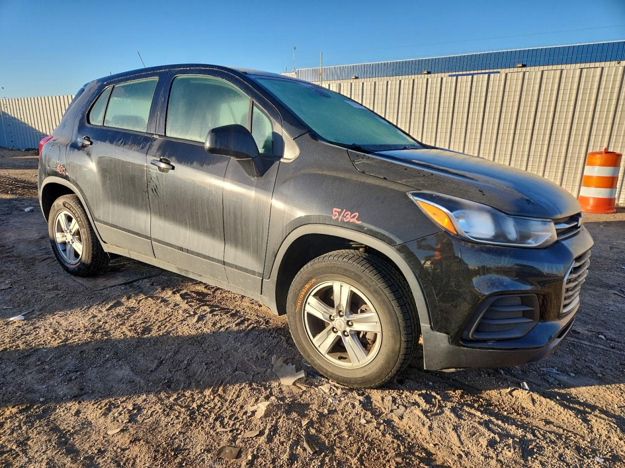 2019 CHEVROLET TRAX LS photo 4