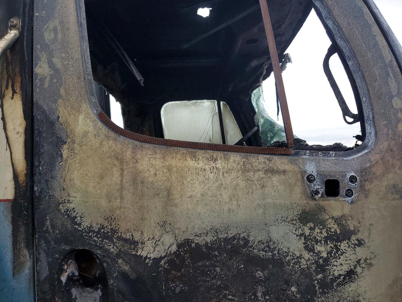 2013 FREIGHTLINER M2 106 MEDIUM DUTY photo 10